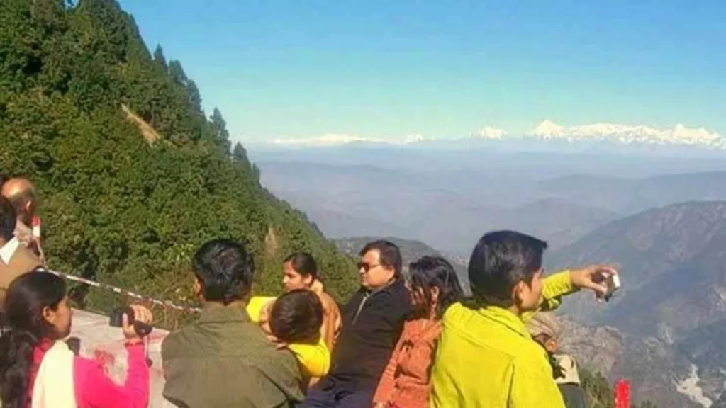 दिल्ली के पास के हिल स्टेशन जो आपको नही होने देंगे गर्मी का एहसास 4 20240518 2116176124290656108607271