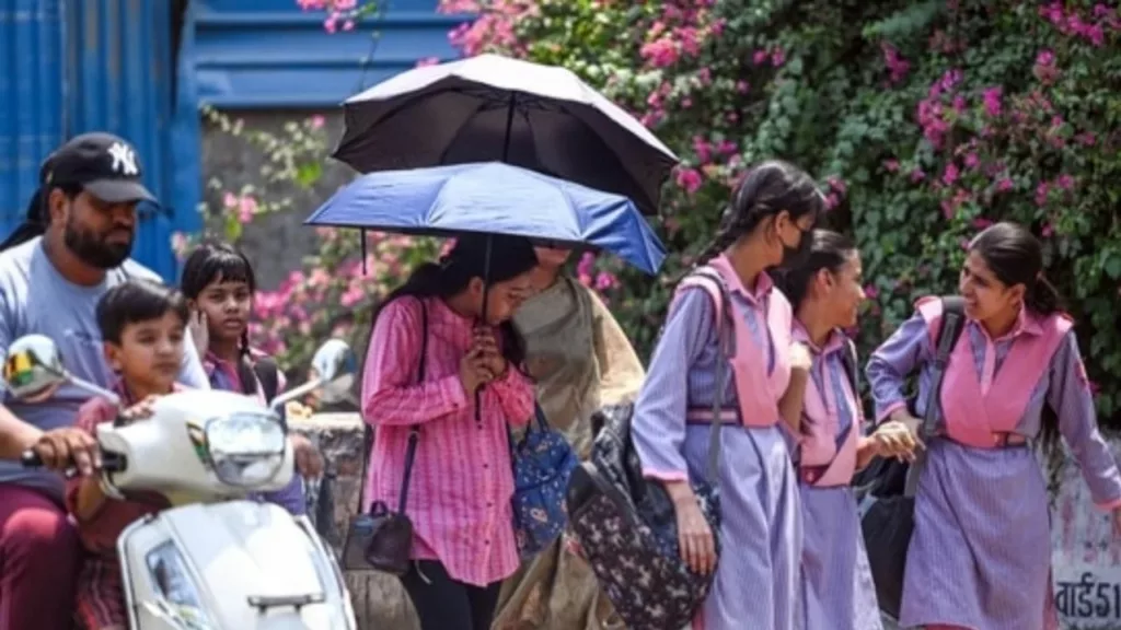 दिल्ली में तपती गर्मी में चल रहे स्कूलों को सरकार ने दिए आदेश, जल्द करें बंद नहीं तो लिया जाएगा एक्शन 3 20240522 0653494188040444678065394