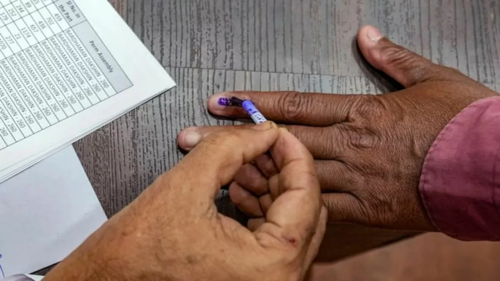 दिल्ली में चुनाव के चलते 25 मई को होगी सार्वजनिक छुट्टी, देखें क्या क्या रहेगा बंद, बसों और मेट्रो का समय भी बदला 2 20240524 062840547031786067926314